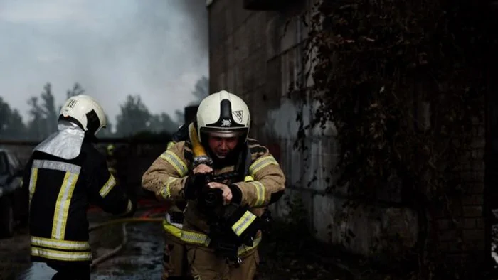 В Киеве на пожаре в Подольском районе обнаружили пострадавшего, — ГСЧС