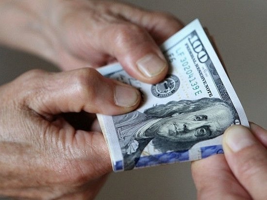 Совет Федерации одобрил запрет на денежные переводы в Украину