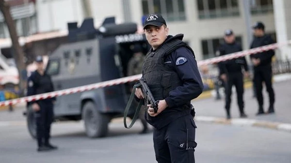 В Турции мужчина с ножом напал на прохожих, четверо погибших