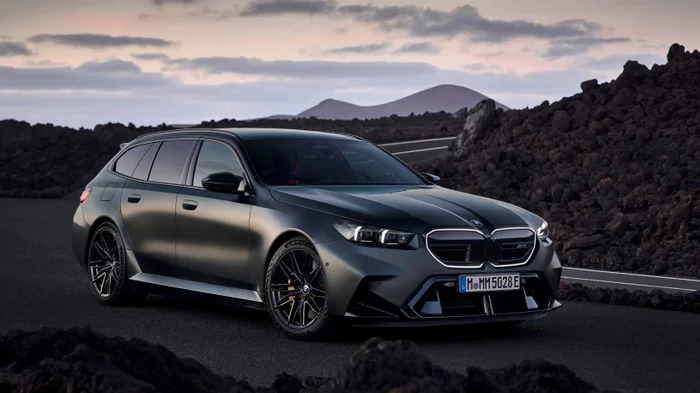 Семейный спорткар: представлен новый универсал BMW M5 Touring (фото)