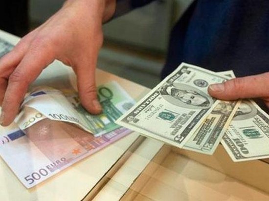 НБУ увеличил лимит покупки валюты для украинцев