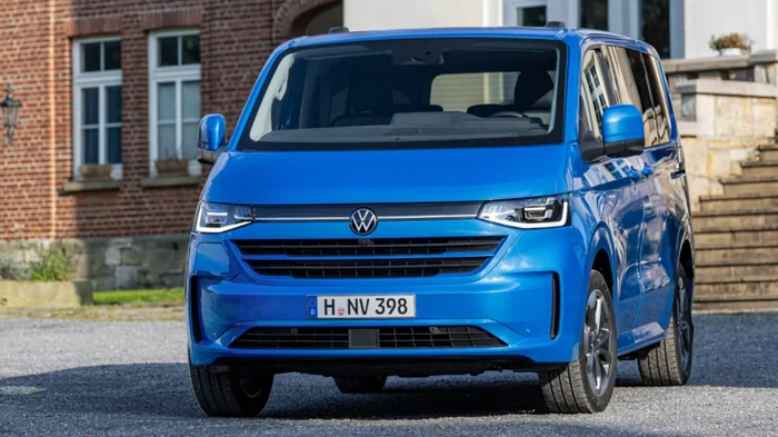 Изменился до неузнаваемости: презентован новый Volkswagen T7 Transporter (фото)