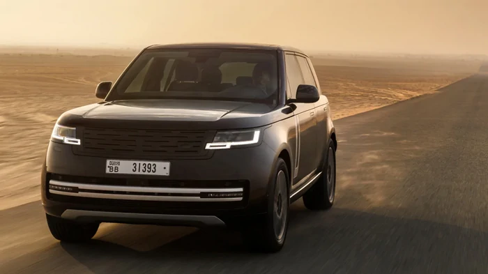 Первый электромобиль Range Rover полностью рассекретили до презентации (видео)