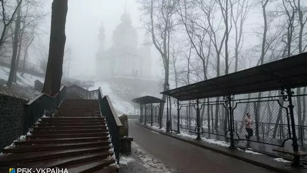 Сильный ветер и местами осадки: синоптик дала прогноз погоды на завтра