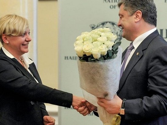 Петр Порошенко надеется, что Валерия Гонтарева еще передумает об отставке