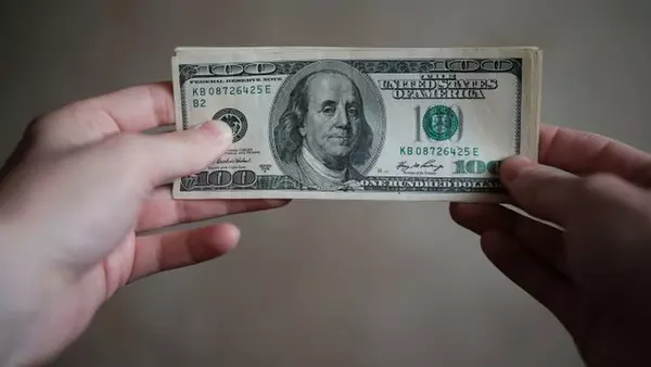 Выше 45 гривен: банкиры и финансовые аналитики ухудшили прогноз по курсу доллара