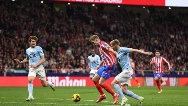 Атлетико избежало поражения в Ла Лиге, отыграв весь матч в меньшинстве