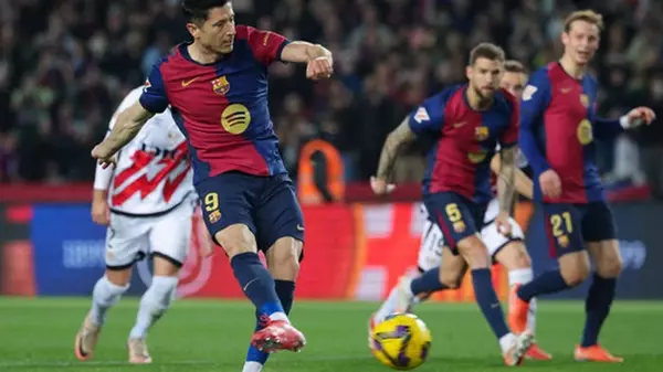 Барселона обыграла Райо Вальекано и обошла Реал с Атлетико в таблице