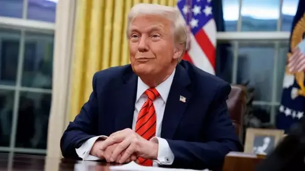 Бывшие министры раскритиковали Трампа за кадровые «чистки» в армии, — Reuters