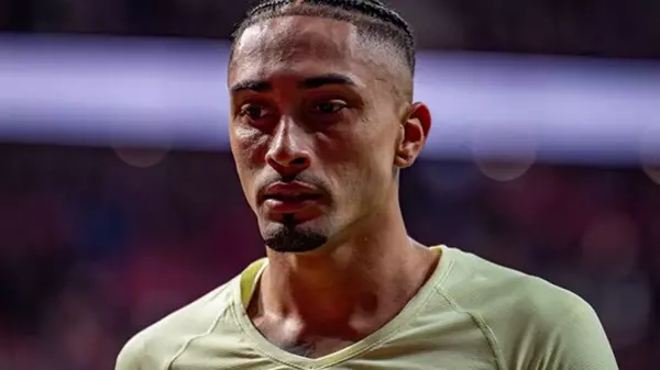 Барселона установила ценник на ключевого игрока на фоне интереса клубов АПЛ