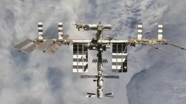 Ученые выяснили, почему астронавты часто болеют на МКС: там слишком чисто