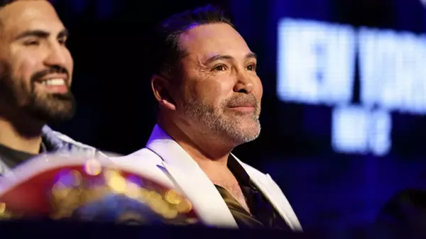 Де Ла Хойя уверен, что Кроуфорд не сможет победить Канело