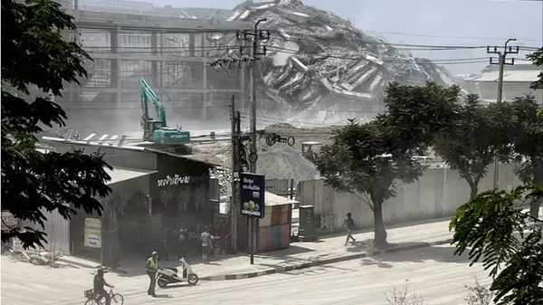 Сильное землетрясение произошло в Мьянме: рухнула высотка, началась паника