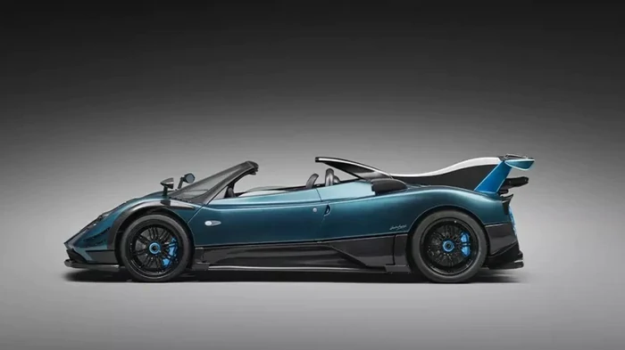 В производство вернули знаменитый итальянский суперкар 2000-х с двигателем Mercedes (фото)