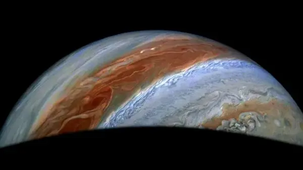 Зонд NASA обнаружил в недрах спутника Юпитера то, что сильно удивило астрономов (фото)