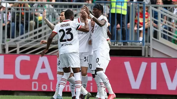 Милан в гостях у Венеции отличился двумя голами