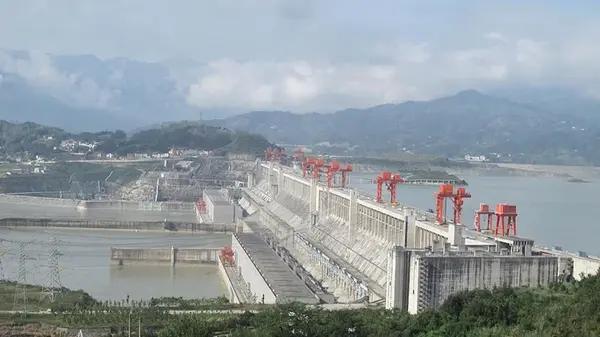 Одно сооружение в Китае замедлило вращение Земли и сместило полюс, — ученые