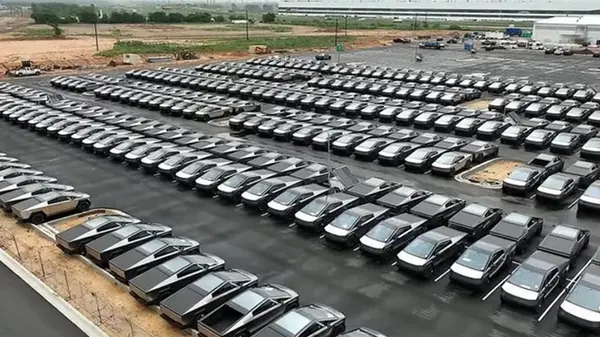 На складе Tesla накоплено более 10 тысяч непроданных пикапов Cybertruck