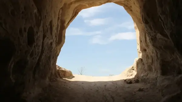 Семья заразилась опасным грибком в пещерах: что стало источником болезни