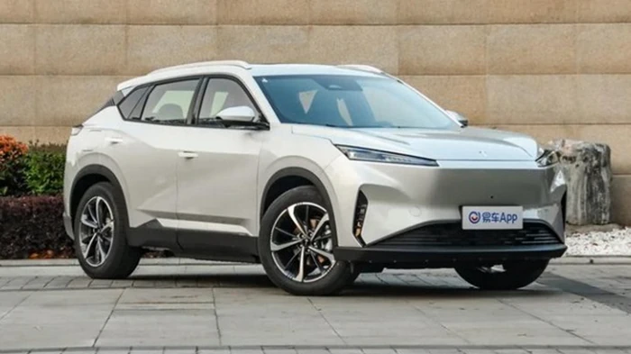 Peugeot-Citroen выпустила сверхдешевый электрический кроссовер в Китае