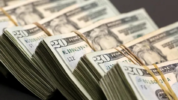 НБУ повысил курс доллара на 19 мая