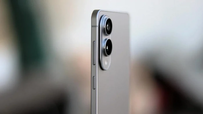 В Китае высмеяли самый тонкий смартфон Samsung из-за множества компромиссов