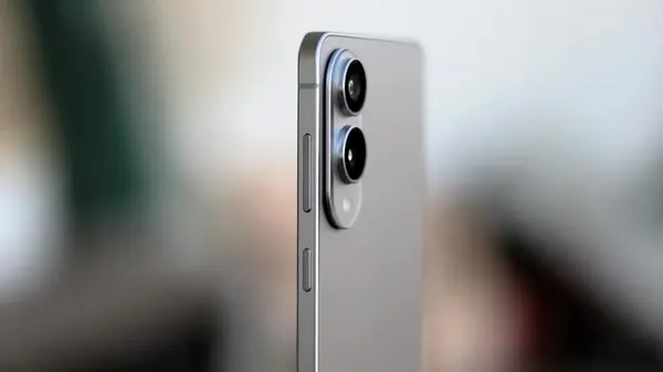 В Китае высмеяли самый тонкий смартфон Samsung из-за множества компромиссов