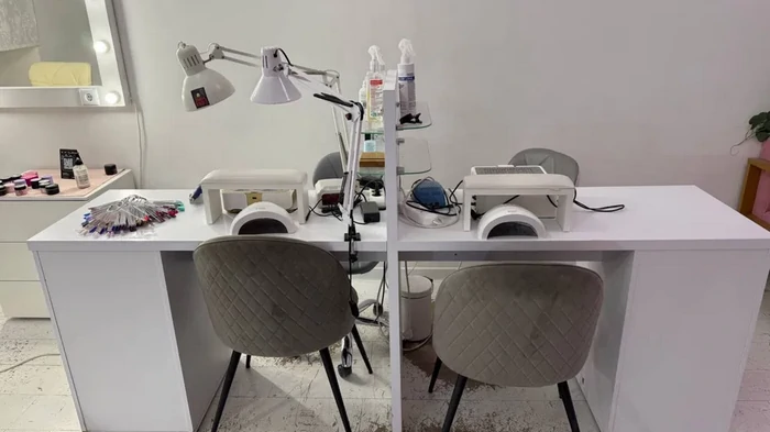 маникюрный стол