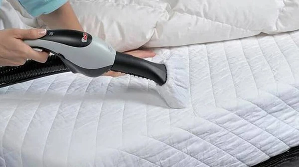 Нужна ли химчистка матрасов и как часто ее нужно делать