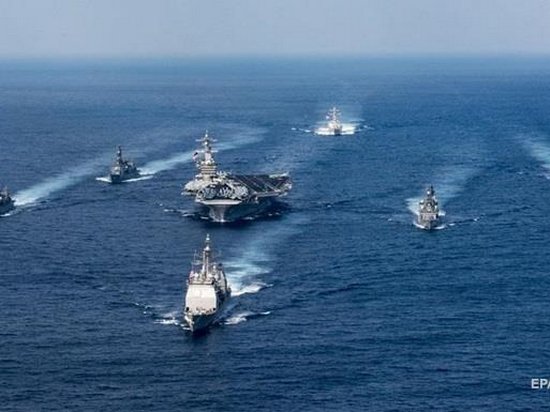 США и Япония начали совместные морские учения