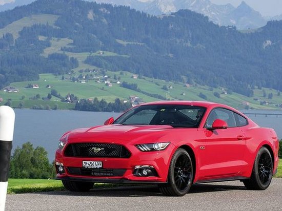 Ford Mustang стал самым продаваемым спортивным авто по итогам 2016 года