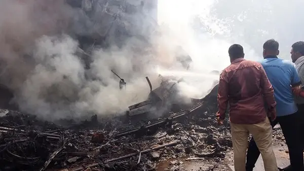 Авиакатастрофа в Индии: на земле пострадали десятки человек