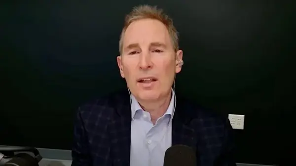 Гендиректор Amazon назвал главную ошибку, которую совершает молодежь в 20 лет