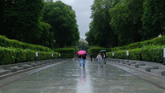 В Украину идет похолодание: где ждать дожди, а где солнце и +28