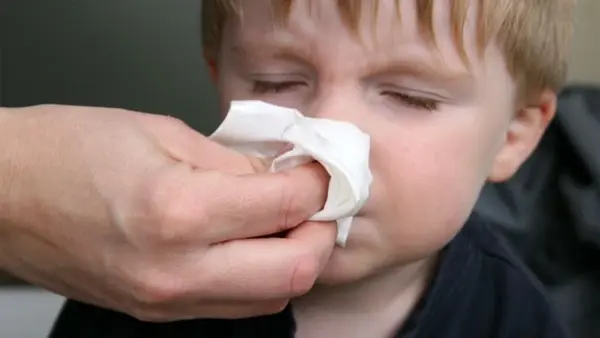 Детям без прививок запретят ходить в школу? Кабмин внес законопроект