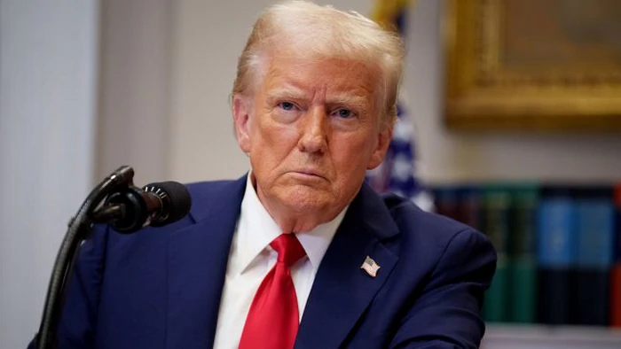 У Трампа готовят указы для развития ИИ в гонке с Китаем, — Reuters