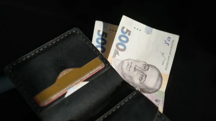 Зарплата для расчета пенсий в Украине превысила 20 тысяч гривен