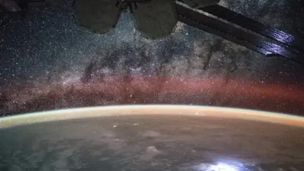 Странные плазменные пузыри в атмосфере опасны для самолетов и связи: что известно (фото)