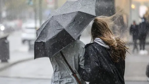 Синоптики объявили на завтра штормовое предупреждение: какие регионы в зоне риска