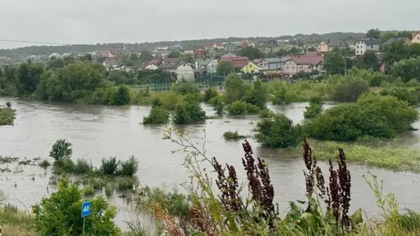 Непогода в Украине: в Гидрометцентре назвали области с опасными погодными условиями