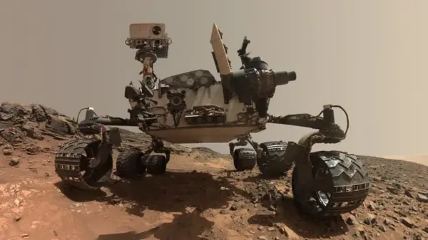 Марсоход Curiosity случайно сделал уникальное открытие: им стали загадочные кристаллы