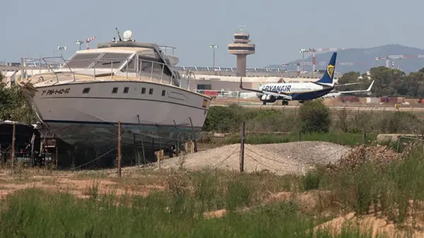 Названа причина «пожара» в самолете Ryanair на Майорке