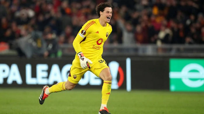 Вратарь Ромы останется в клубе еще на пять сезонов