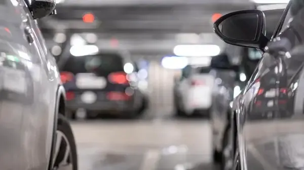 Удивятся даже опытные водители: три шага для идеальной парковки автомобиля (видео)