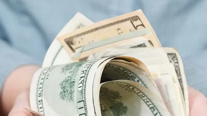 НБУ снизил курс доллара, евро продолжает дорожать