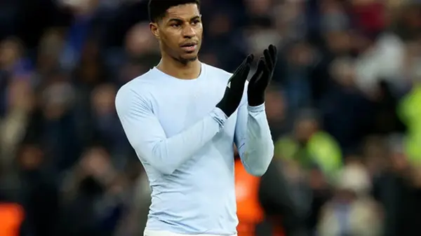 Барселона завершает подписание форварда