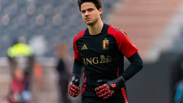 Вратарь Антверпена стал интересен Манчестер Юнайтед