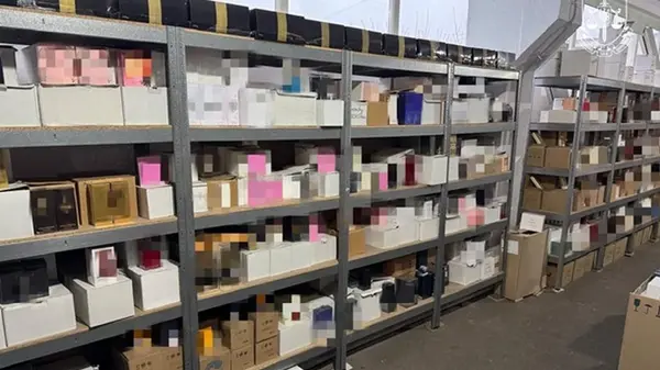 На Полтавщине изъяли тысячи флаконов поддельной парфюмерии