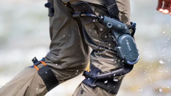 Китайский стартап представил коленный экзоскелет для походов (видео)