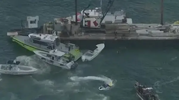 В Майами баржа столкнулась с лодкой, погибли дети (видео)
